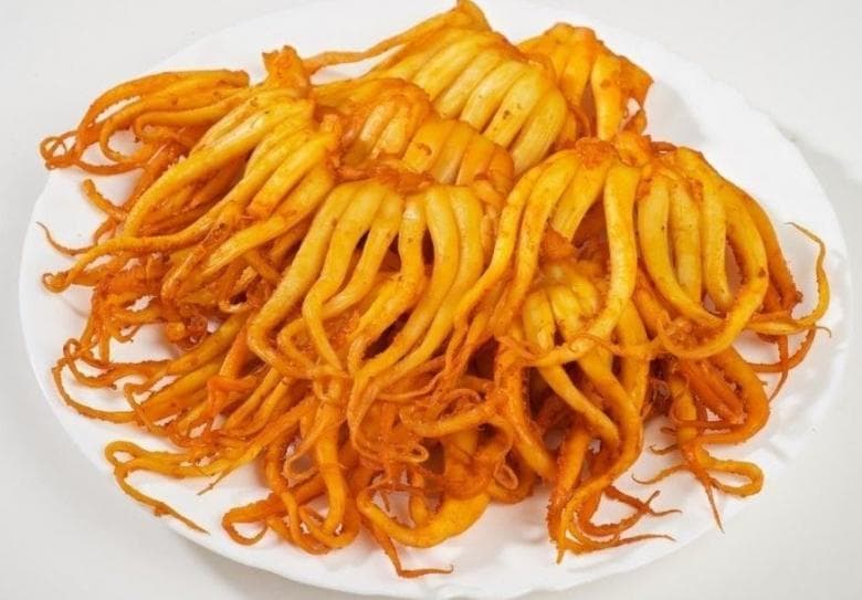 Tentacule de calamari afumate la cald