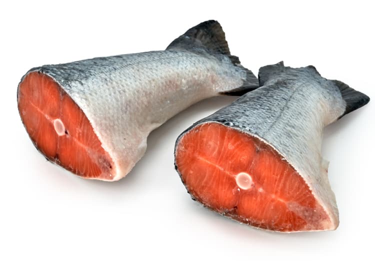 Cozi de somon regal congelat